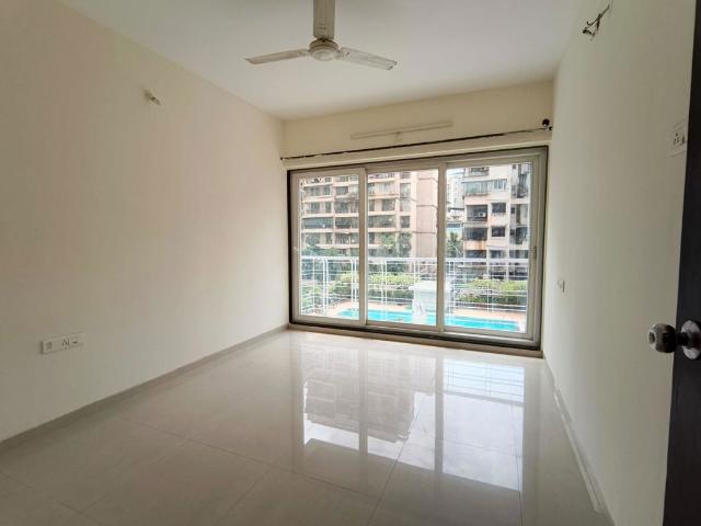 Resale | 2 BHK 1100 Sq.Ft. Apartment in Kesar Symphony