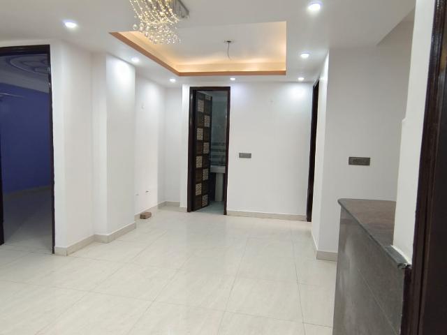 Resale | 2 BHK 1100 Sq.Ft. Apartment in Sector 73