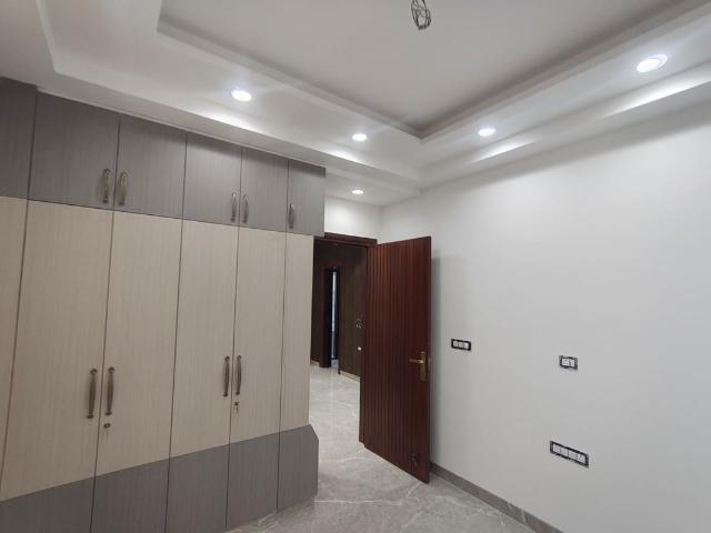 Resale | 2 BHK 1100 Sq.Ft. Apartment in Sector 97