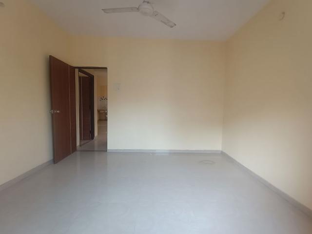 Resale | 2 BHK 1100 Sq.Ft. Apartment in Signature Elite