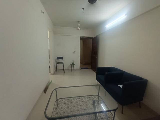 Resale | 2 BHK 1100 Sq.Ft. Apartment in Platinum Regalo