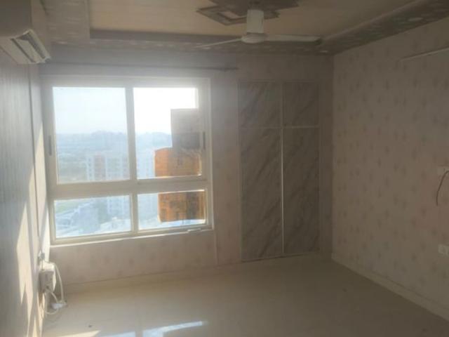 Resale | 2 BHK + 1100 Sq.Ft. Apartment in Unitech Fresco