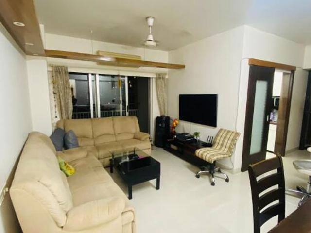 Resale | 2 BHK 1104 Sq.Ft. Apartment in Garden Court Building