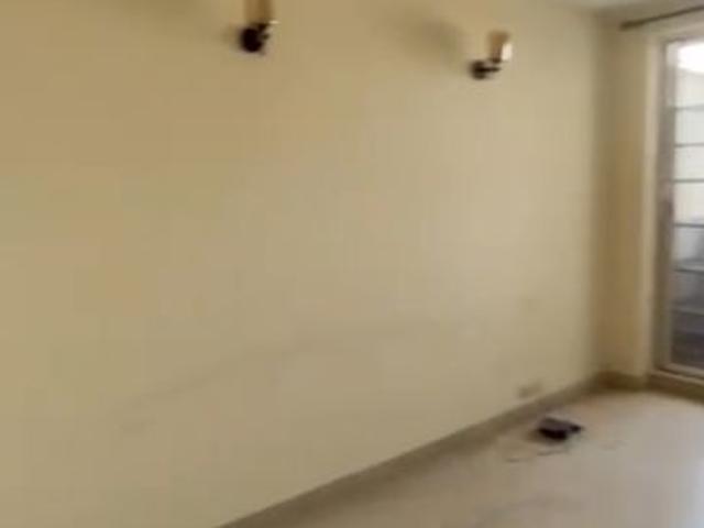 Resale | 2 BHK 1105 Sq.Ft. Apartment in Smart World Gems