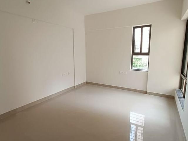 Resale | 2 BHK 1120 Sq.Ft. Apartment in Ganga Glitz Shine