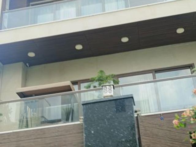 Resale | 2 BHK 112 Sq.Mt. Villa in Sector 52