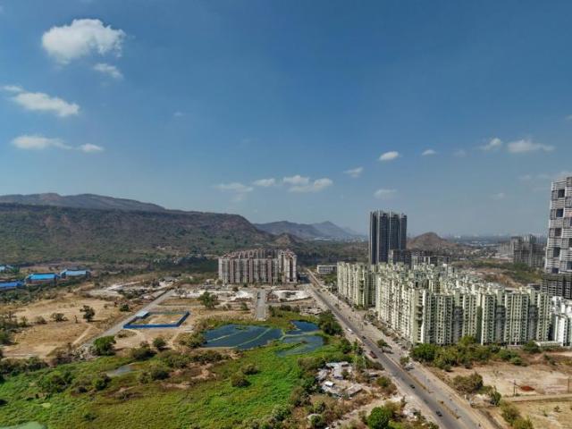 Resale | 2 BHK 1240 Sq.Ft. Apartment in Kharghar