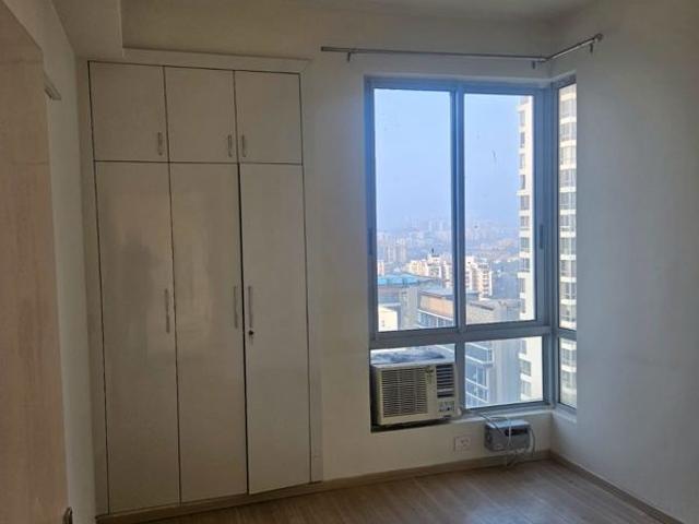 Resale | 2 BHK 1242 Sq.Ft. Apartment in Pioneer Park Araya