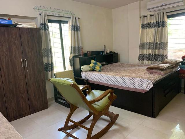 Resale | 2 BHK 1250 Sq.Ft. Apartment in Atul Leela Garden