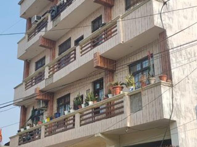 Resale | 2 BHK 1250 Sq.Ft. Apartment in Gomti Nagar