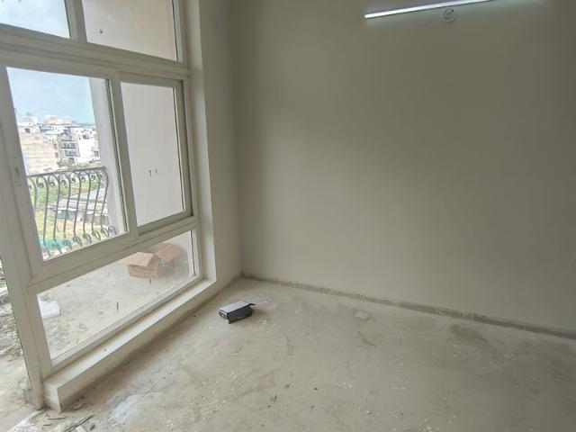 Resale | 2 BHK + 1250 Sq.Ft. Apartment in Omaxe Hazratganj