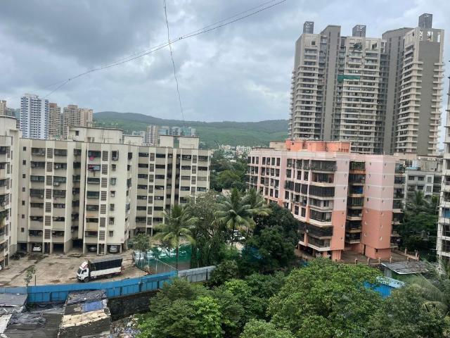 Resale | 2 BHK + 1250 Sq.Ft. Apartment in Rustomjee Gagan Apartments