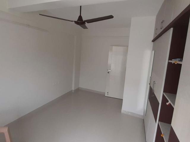 Resale | 2 BHK 1268 Sq.Ft. Apartment in Mana Tropicale