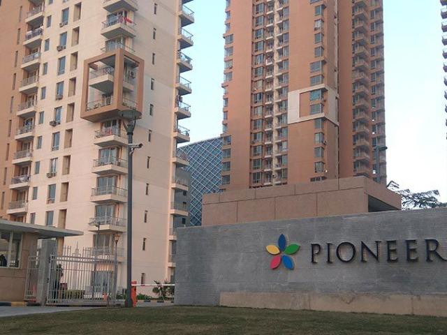 Resale | 2 BHK 1270 Sq.Ft. Apartment in Pioneer Park Phase 1