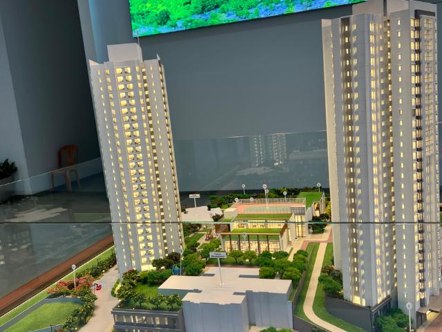 Resale | 2 BHK 1280 Sq.Ft. Apartment in Raheja Jade City