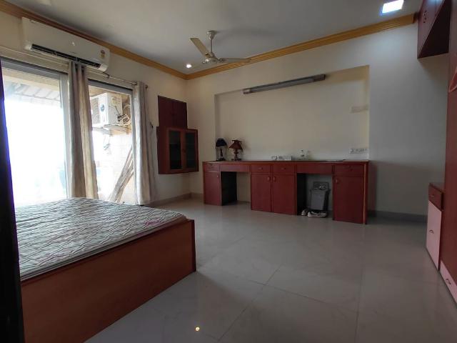 Resale | 2 BHK 1200 Sq.Ft. Apartment in Monarch Meadows