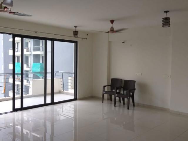 Resale | 2 BHK 1200 Sq.Ft. Apartment in Supertech Azaliya