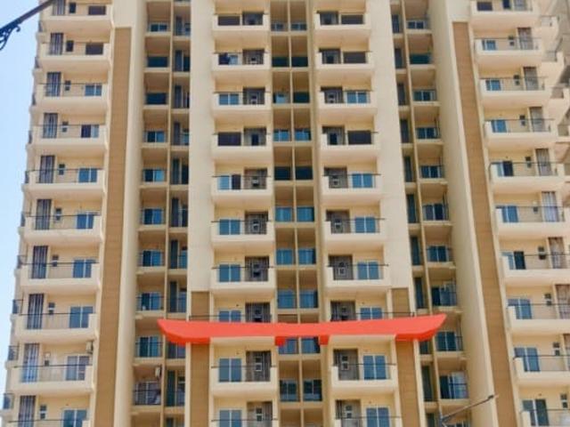 Resale | 2 BHK 1200 Sq.Ft. Apartment in Wave City