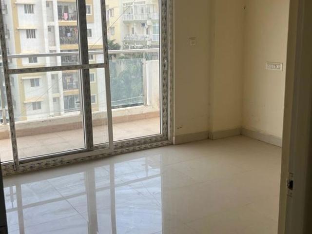 Resale | 2 BHK + 1215 Sq.Ft. Apartment in SS Snowdrop