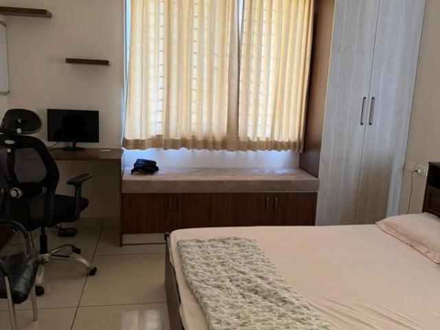 Resale | 2 BHK 1216 Sq.Ft. Apartment in Prestige Lakeside Habitat