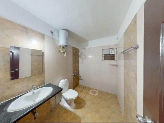 Resale | 2 BHK 1219 Sq.Ft. Apartment in Suncity Gloria Apartments