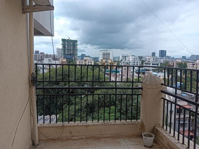 Resale | 2 BHK 1220 Sq.Ft. Apartment in Pride Platinum