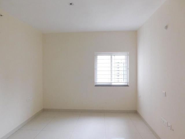 Resale | 2 BHK 1340 Sq.Ft. Apartment in Candeur Lakescape