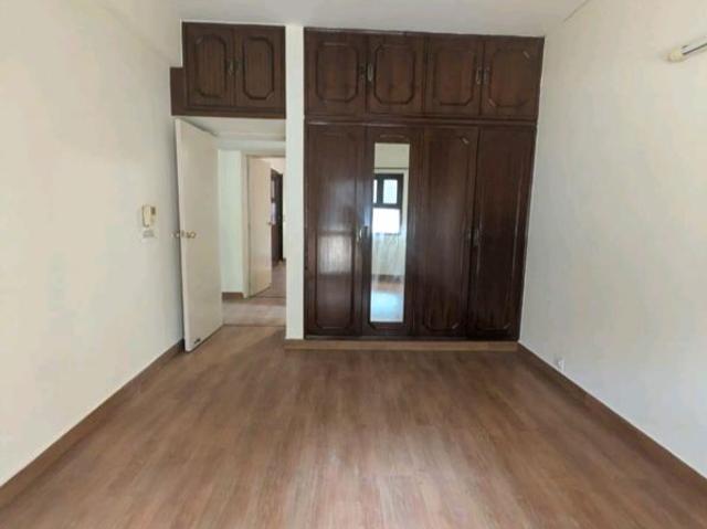 Resale | 2 BHK 1340 Sq.Ft. Apartment in Unitech Heritage City
