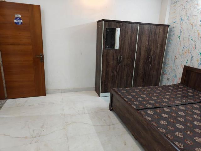 Resale | 2 BHK 1350 Sq.Ft. Apartment in Shree Vardhman Flora