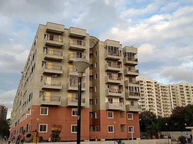 Resale | 2 BHK 1370 Sq.Ft. Apartment in Purab Manor
