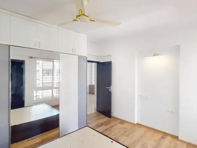 Resale | 2 BHK 1395 Sq.Ft. Apartment in Sumadhura Lake Breeze