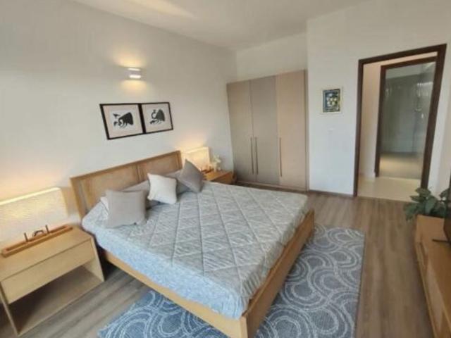 Resale | 2 BHK + 1300 Sq.Ft. Apartment in Godrej Palm Retreat