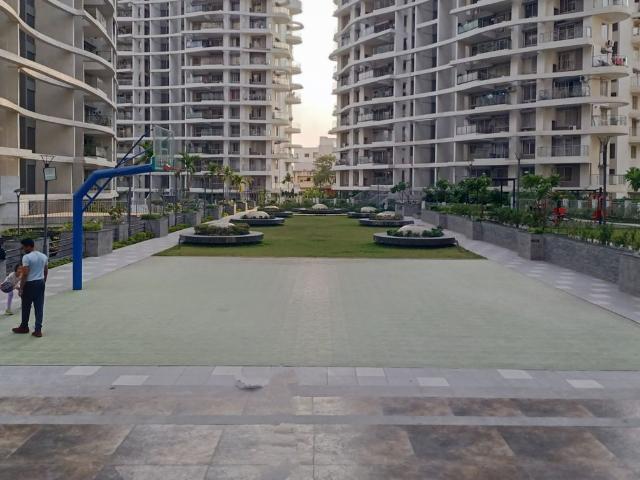 Resale | 2 BHK 1300 Sq.Ft. Apartment in Goel Ganga Liviano