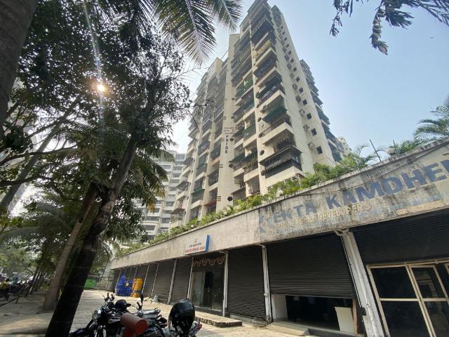 Resale | 2 BHK 1300 Sq.Ft. Apartment in Kamdhenu Pride