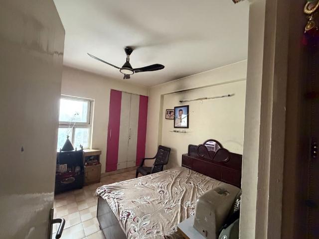 Resale | 2 BHK 1300 Sq.Ft. Apartment in Omaxe Heights