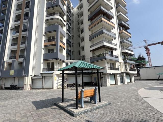 Resale | 2 BHK + 1300 Sq.Ft. Apartment in Ratan Khand