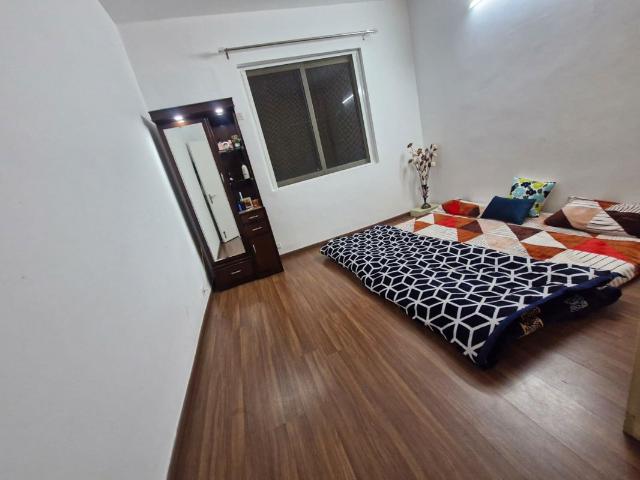 Resale | 2 BHK 1300 Sq.Ft. Apartment in Vatika Seven Lamps