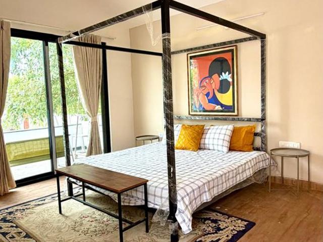 Resale | 2 BHK + 1310 Sq.Ft. Apartment in Aparna Sarovar Zicon