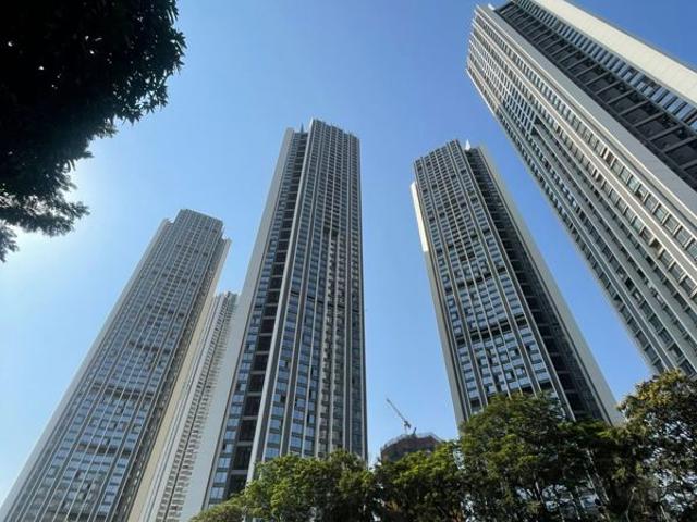 Resale | 2 BHK 1315 Sq.Ft. Apartment in Oberoi Realty Borivali