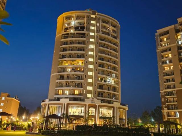 Resale | 2 BHK 1330 Sq.Yd. Apartment in Ambika Florence Park