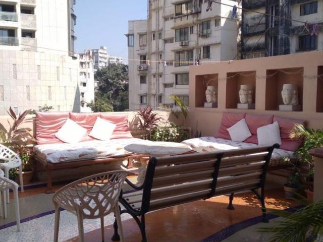 Resale | 2 BHK 1400 Sq.Ft. Apartment in Walkeshwar