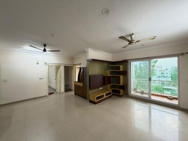 Resale | 2 BHK 1400 Sq.Ft. Apartment in Verve On The Curve