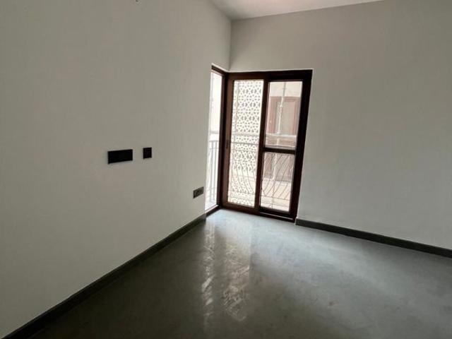 Resale | 2 BHK 1415 Sq.Ft. Apartment in Centreo
