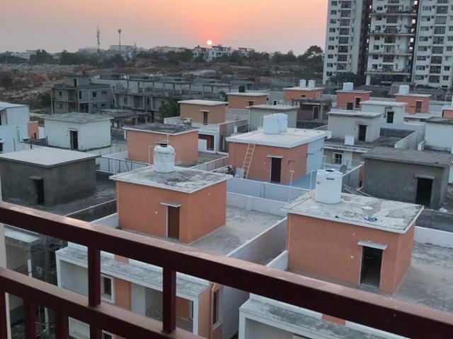 Resale | 2 BHK 1430 Sq.Ft. Apartment in Maruthi Elite