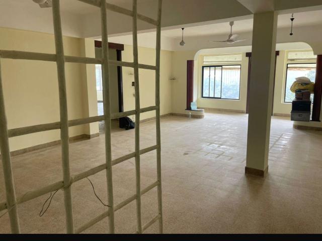 Resale | 2 BHK + 1550 Sq.Ft. Apartment in Churchgate