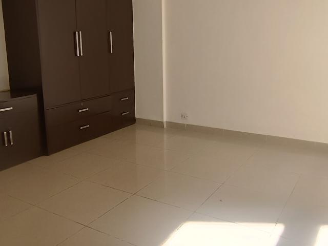 Resale | 2 BHK 1550 Sq.Ft. Apartment in Eros Kenwood Tower