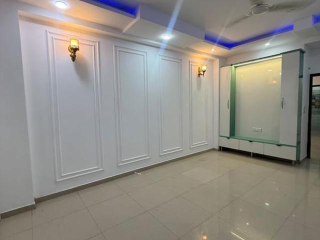 Resale | 2 BHK 1550 Sq.Ft. Apartment in Sky Homes