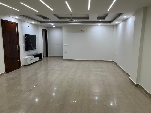 Resale | 2 BHK 1500 Sq.Ft. Apartment in Sector 4 Dwarka