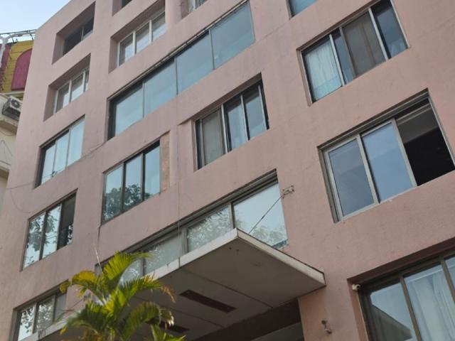 Resale | 2 BHK 1500 Sq.Ft. Apartment in Walkeshwar
