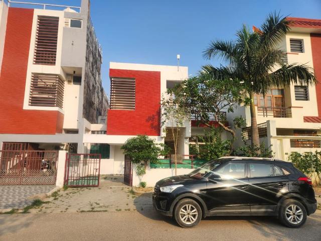 Resale | 2 BHK 2152 Sq.Ft. Independent House in Sushant Golf City